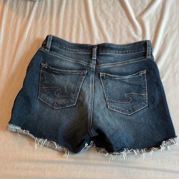 Silver Avery high waisted jean shorts - Picture 3 of 3